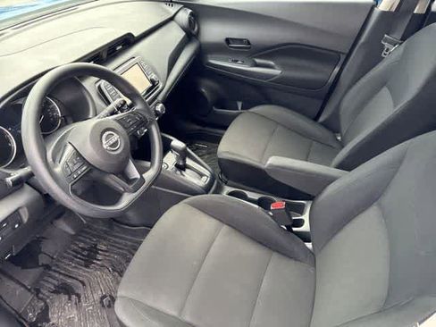 Used 2024 Nissan Kicks S image 9