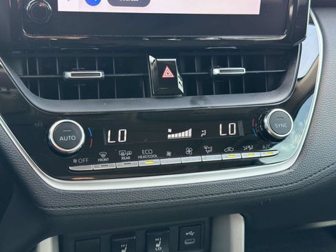 Certified 2024 Toyota Corolla Cross XLE FWD image 20