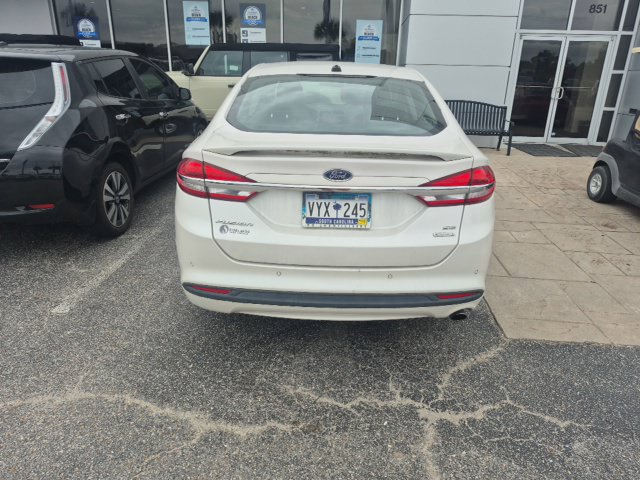 Used 2018 Ford Fusion SE w/ Equipment Group 201A FWD image 4