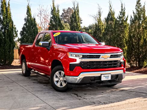 Used 2023 Chevrolet Silverado 1500 LT image 2