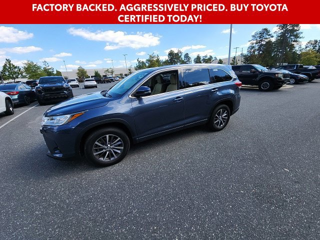 Used 2017 Toyota Highlander XLE w/ Carpet Mat Package FWD image 7
