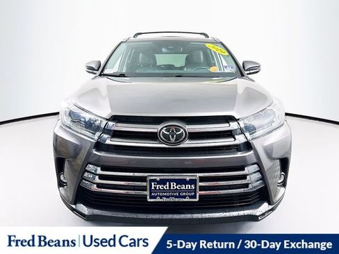 Used 2019 Toyota Highlander Limited AWD/4WD image 2