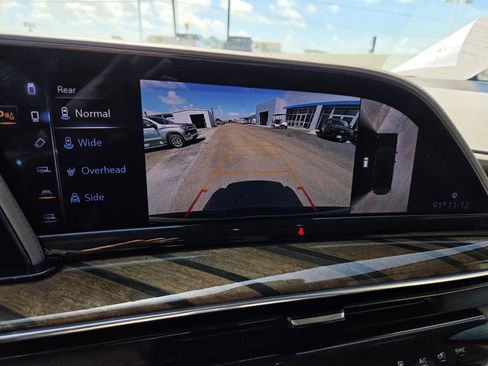 Used 2022 Cadillac Escalade Premium Luxury Platinum RWD image 21