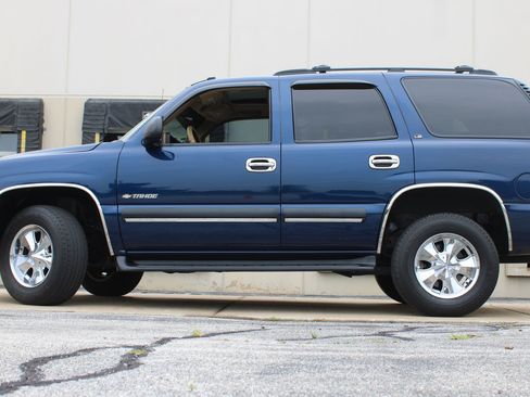 Used 2000 Chevrolet Tahoe LS w/ LS Preferred Equipment Group AWD/4WD image 24