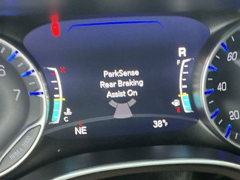 Used 2018 Chrysler Pacifica Touring-L Plus image 45