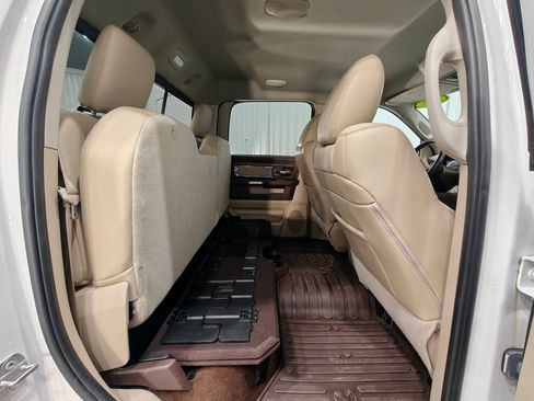 Used 2017 RAM 1500 Laramie w/ Convenience Group AWD/4WD image 30
