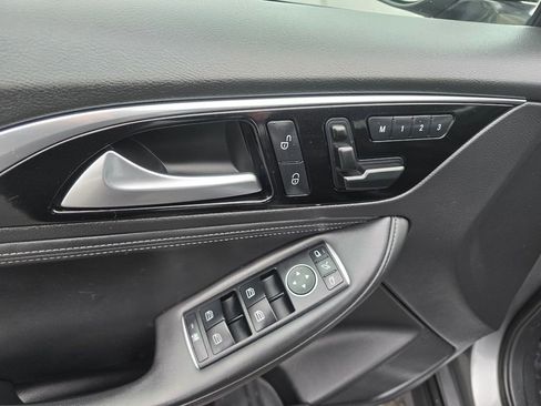 Used 2018 INFINITI QX30 Premium w/ Cargo Package image 17