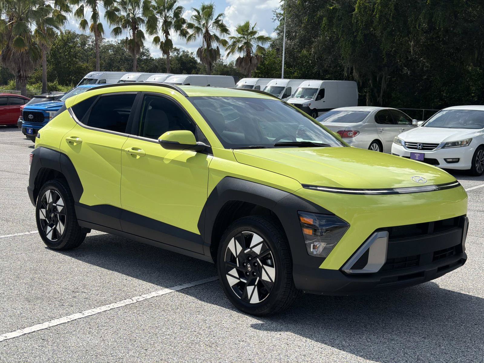 Used 2024 Hyundai Kona SEL AWD/4WD image 2