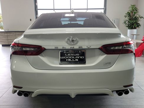 Used 2022 Toyota Camry XSE image 4