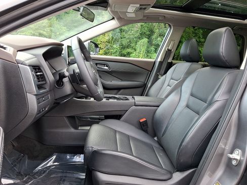 Certified 2023 Nissan Rogue SV w/ SV Premium B Package AWD/4WD image 13