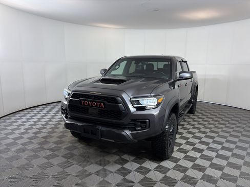 Used 2020 Toyota Tacoma TRD Pro image 2