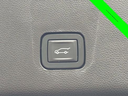 Used 2019 Chevrolet Traverse LT image 41