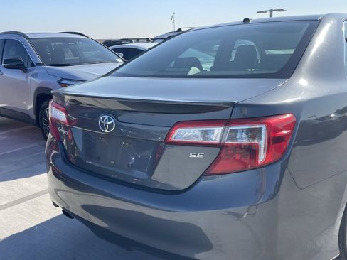 Used 2012 Toyota Camry SE image 4