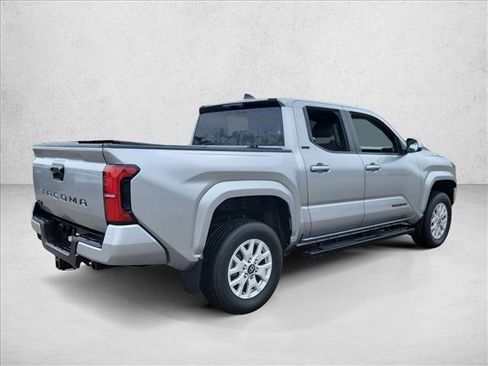 Used 2024 Toyota Tacoma SR5 AWD/4WD image 5