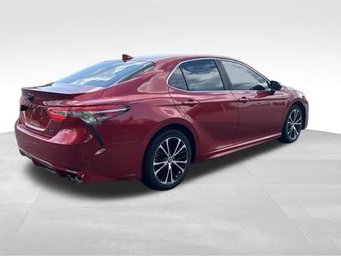 Used 2019 Toyota Camry SE FWD image 5