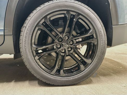 New 2026 Chevrolet Traverse LT w/ Driver Confidence Package AWD/4WD image 35