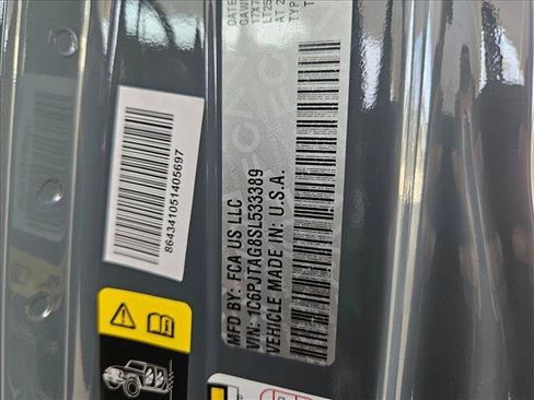 New 2025 Jeep Gladiator Sport image 16