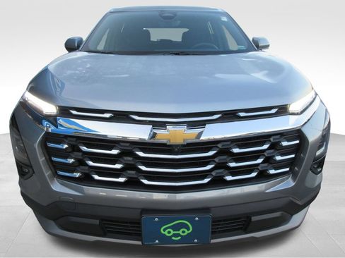 Used 2026 Chevrolet Equinox LT w/ Safety and Technology Package FWD image 8