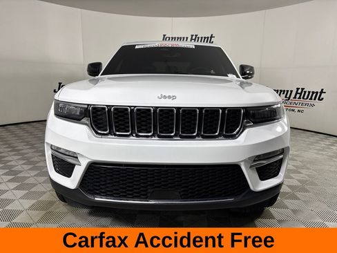 Used 2024 Jeep Grand Cherokee Limited RWD image 3