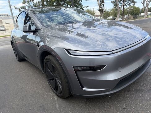 Used 2026 Tesla Model Y Long Range AWD/4WD image 7
