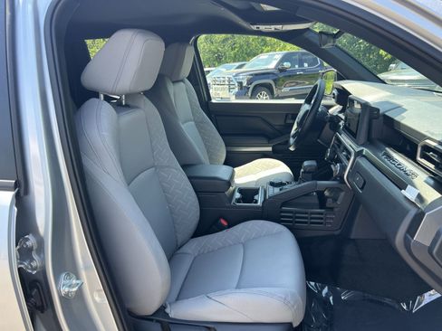 Used 2026 Toyota Tacoma SR5 AWD/4WD image 24