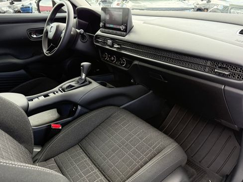 Used 2025 Honda HR-V LX image 13
