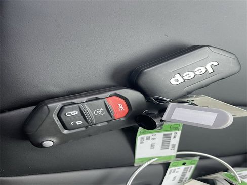 New 2025 Jeep Gladiator Rubicon image 33