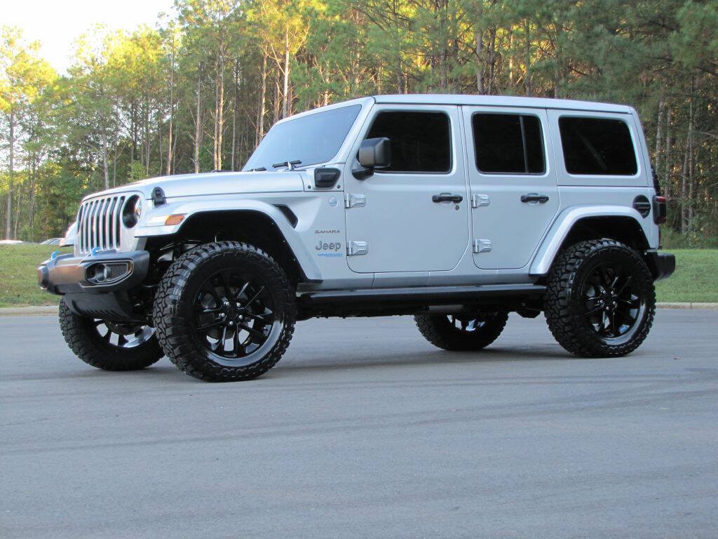 Used 2022 Jeep Wrangler Unlimited Sahara w/ Safety Group AWD/4WD image 3
