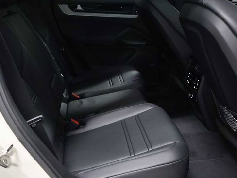 New 2026 Porsche Cayenne Coupe AWD/4WD image 36