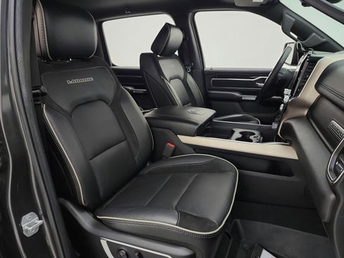 Used 2019 RAM 1500 Laramie RWD image 17