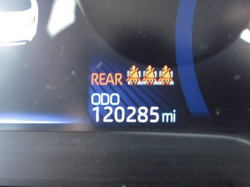 Used 2022 Toyota Corolla LE FWD image 12