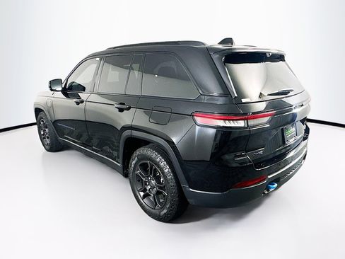 Used 2024 Jeep Grand Cherokee Trailhawk w/ Advanced Protech Group II AWD/4WD image 5