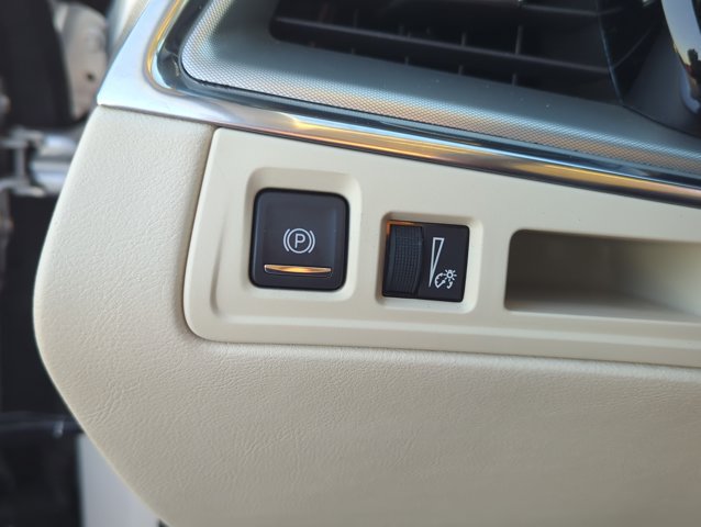Used 2019 Cadillac XT5 Premium Luxury FWD image 17