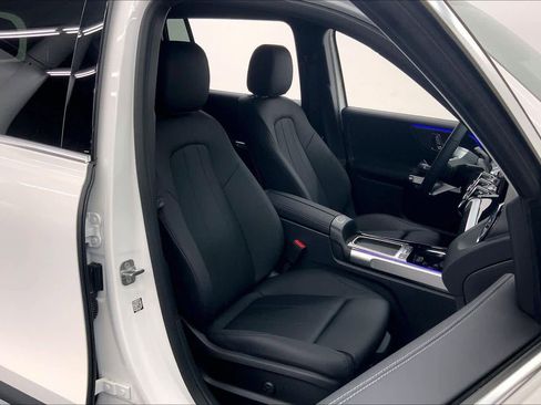 New 2026 Mercedes-Benz GLB 250 image 3