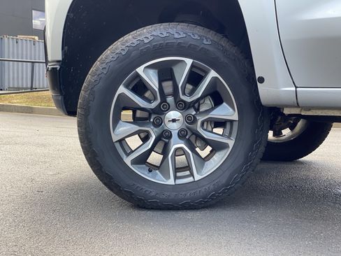 Used 2021 Chevrolet Silverado 1500 LT Trail Boss w/ Convenience Package II image 11