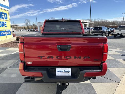 Used 2025 Toyota Tacoma 2WD Double Cab image 9