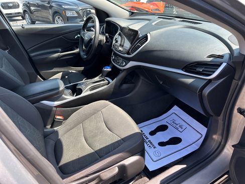 Used 2017 Chevrolet Volt LT FWD image 21