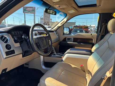 Used 2014 Ford F150 Lariat w/ Lariat Chrome Package image 4