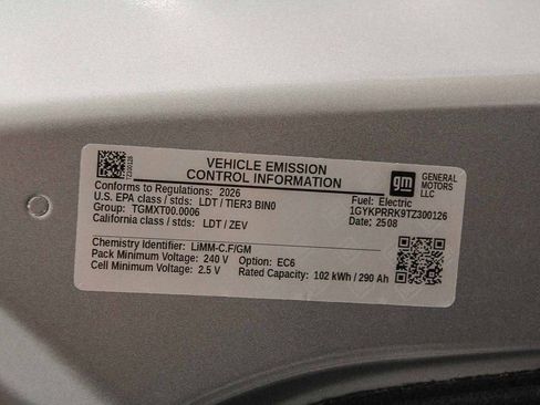 Used 2026 Cadillac Lyriq Premium Luxury image 18