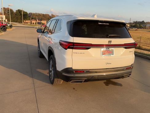 New 2026 Buick Enclave Preferred image 7