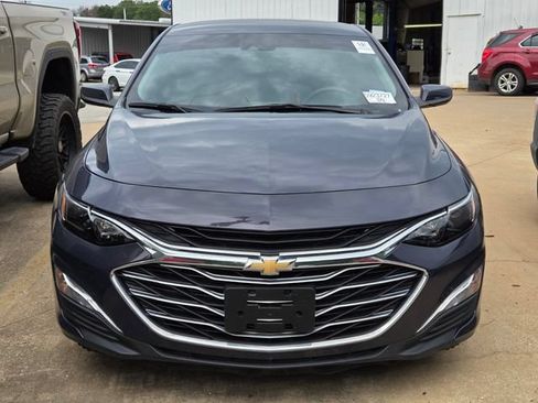 Used 2025 Chevrolet Malibu LS FWD image 2
