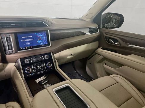 Used 2021 GMC Yukon Denali w/ Denali Premium Package AWD/4WD image 20