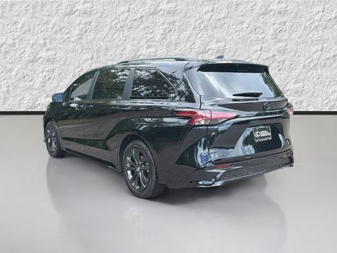 Used 2026 Toyota Sienna XSE FWD image 5