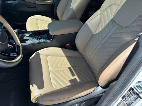 Used 2024 Kia Sorento SX Prestige w/ Olive Brown Leather Package AWD/4WD image 12