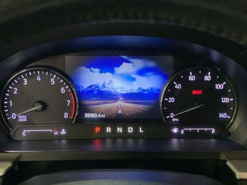 Used 2022 Ford Explorer XLT RWD image 11