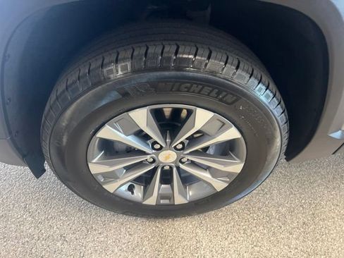Certified 2025 Chevrolet Equinox LT AWD/4WD image 10