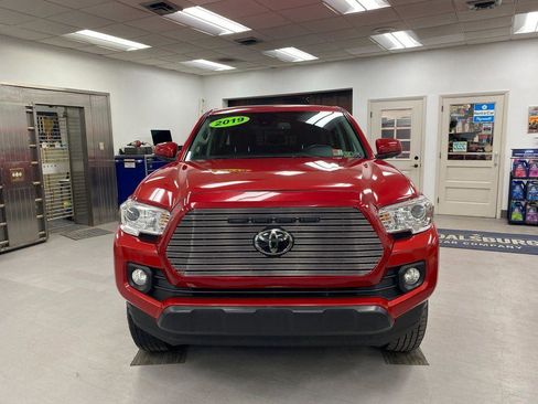 Used 2019 Toyota Tacoma SR5 image 18