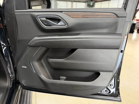 Used 2021 Chevrolet Suburban Premier AWD/4WD image 17