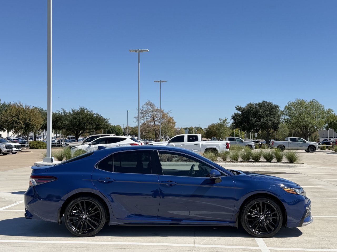Used 2024 Toyota Camry XSE FWD image 3