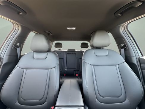 Used 2025 Hyundai Santa Cruz SEL image 10